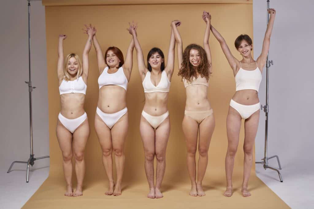 full-shot-women-with-different-bodies 不同女生身形
