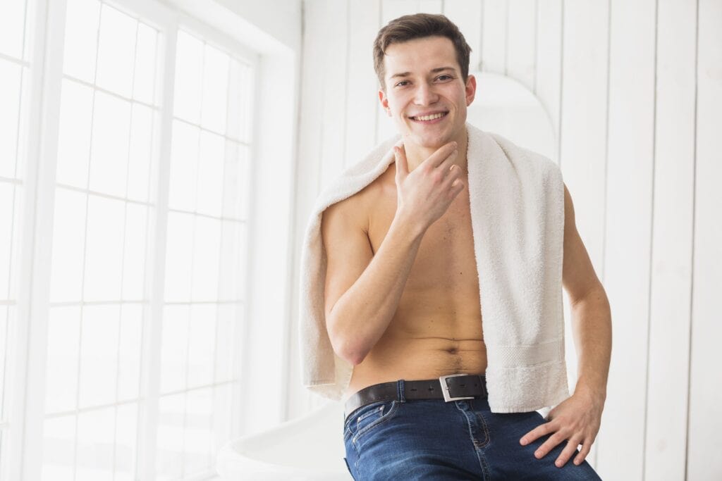 shaving-concept-with-attractive-young-man 男生自慰快感