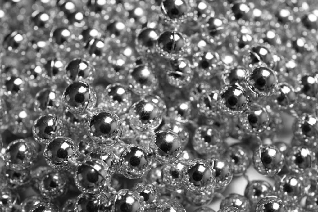 silver-aesthetic-wallpaper-with-balls 入珠類型