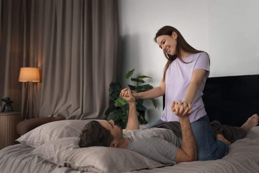romantic-couple-celebrating-valentine-s-day-together-home 女上男下